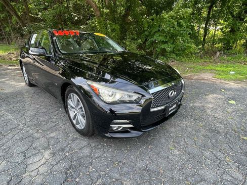 Used 2015 INFINITI Q50 Premium w/ Technology Package AWD/4WD image 13