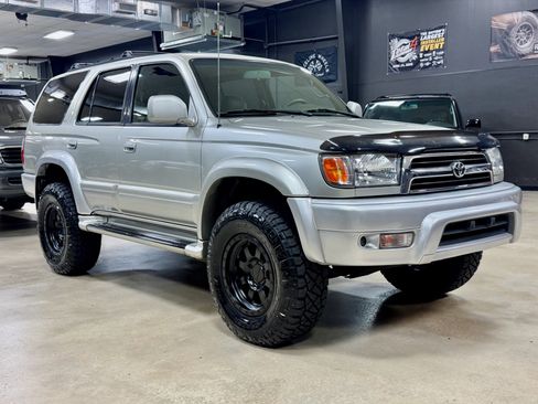 Used 2000 Toyota 4Runner Limited AWD/4WD image 12