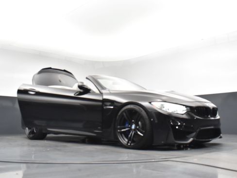 Used 2015 BMW M4 Convertible RWD image 16