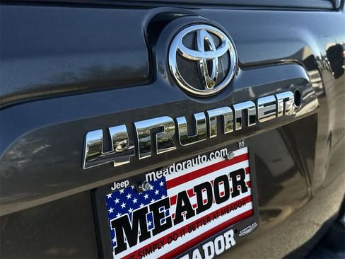 Used 2018 Toyota 4Runner SR5 Premium image 8