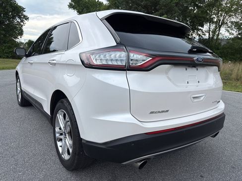 Used 2017 Ford Edge Titanium w/ Equipment Group 301A FWD image 3
