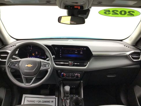 Used 2025 Chevrolet TrailBlazer LT AWD/4WD image 23