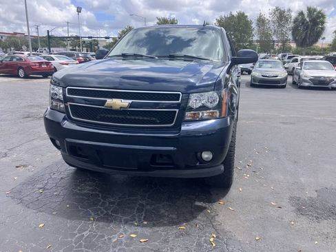 Used 2007 Chevrolet Suburban LT w/ LT Preferred Equipment Group RWD image 6