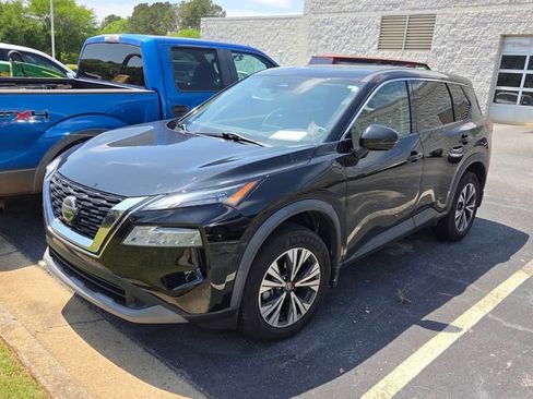 Used 2021 Nissan Rogue SV FWD image 3