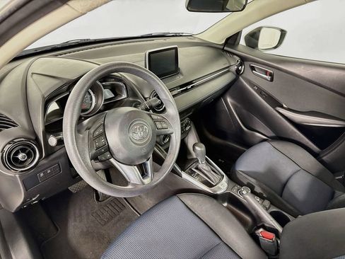 Used 2017 Toyota Yaris iA FWD image 4