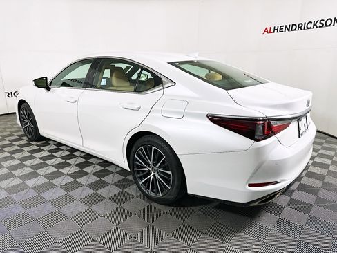Used 2024 Lexus ES 350 w/ Premium Package image 5