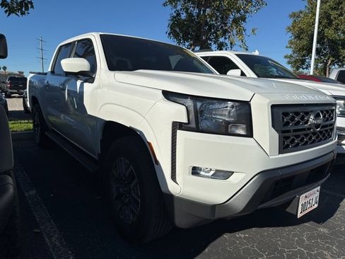 Used 2023 Nissan Frontier SV w/ SV Convenience Package image 4