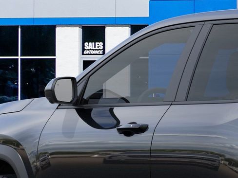 New 2026 Chevrolet Equinox LT w/ Safety and Technology Package FWD image 12