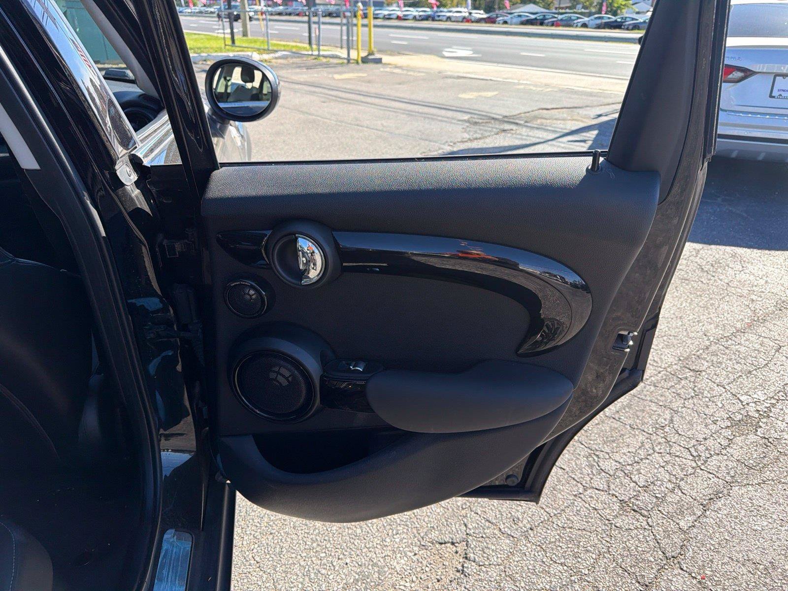 Used 2016 MINI Cooper S FWD image 18