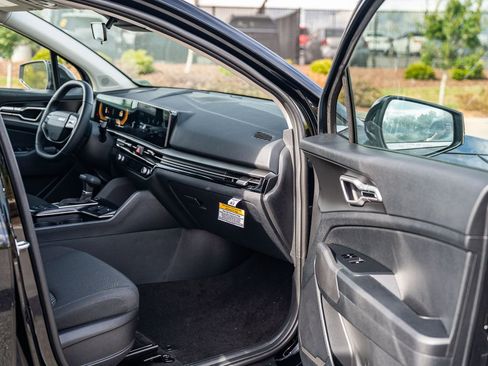 New 2026 Kia Sportage LX FWD image 7