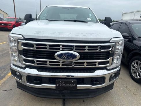 Used 2025 Ford F250 XLT AWD/4WD image 2