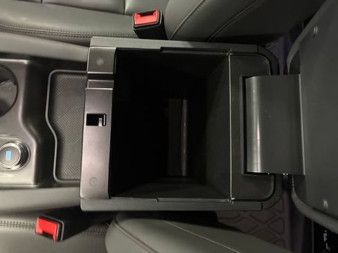 Used 2026 Ford Explorer Active w/ Active Comfort Package RWD image 26