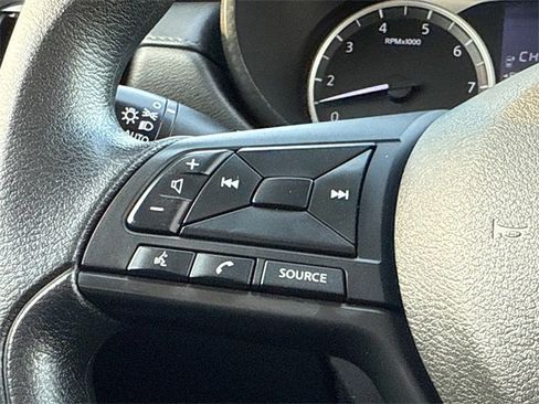 Used 2023 Nissan Versa S w/ S Plus Package image 28