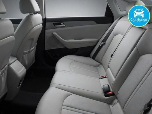 Used 2017 Hyundai Sonata SE FWD image 8