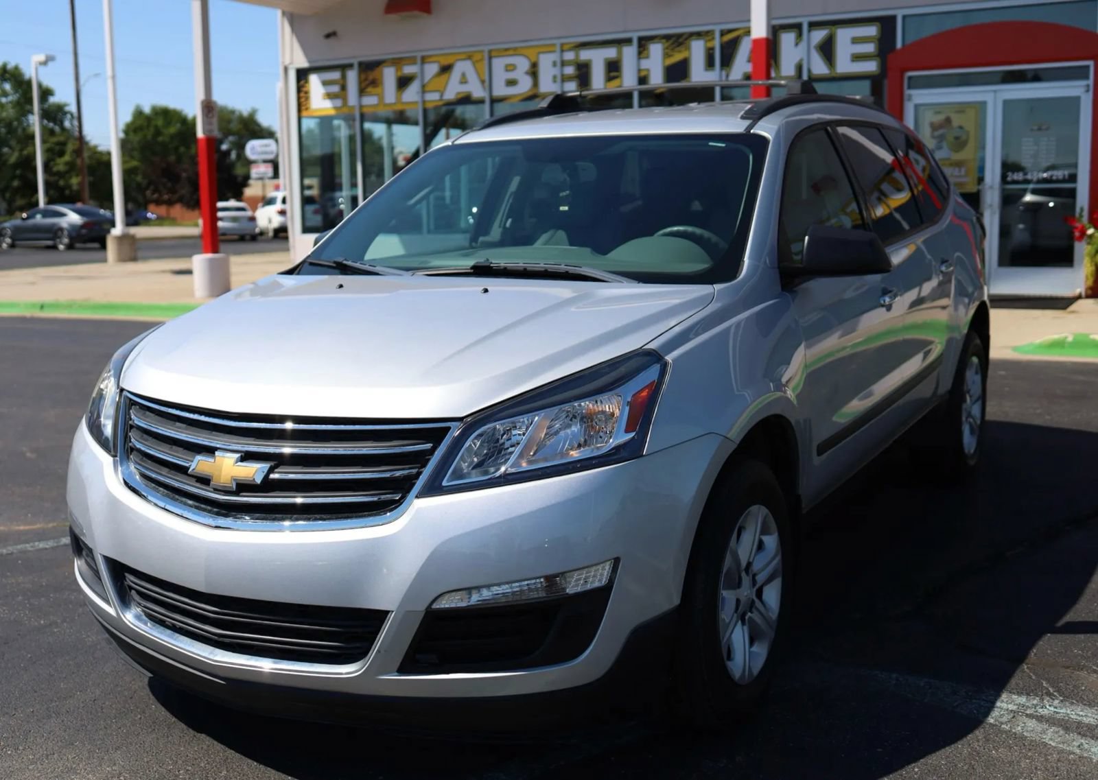 Used 2017 Chevrolet Traverse LS FWD image 1