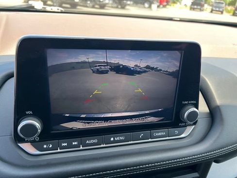 Used 2023 Nissan Rogue SV AWD/4WD image 19