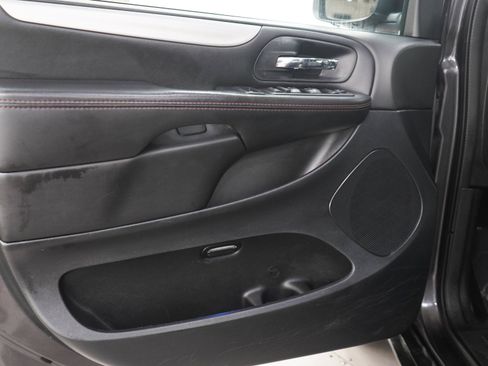 Used 2019 Dodge Grand Caravan GT FWD image 21