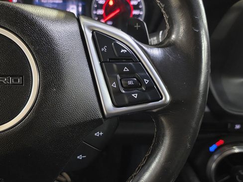 Used 2020 Chevrolet Camaro LT image 29