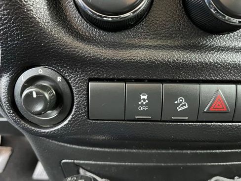 Used 2015 Jeep Wrangler Unlimited Sport w/ Quick Order Package 24S AWD/4WD image 21
