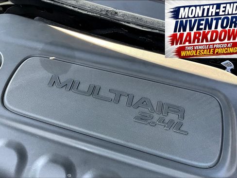 Used 2021 Jeep Cherokee Latitude Plus AWD/4WD image 33