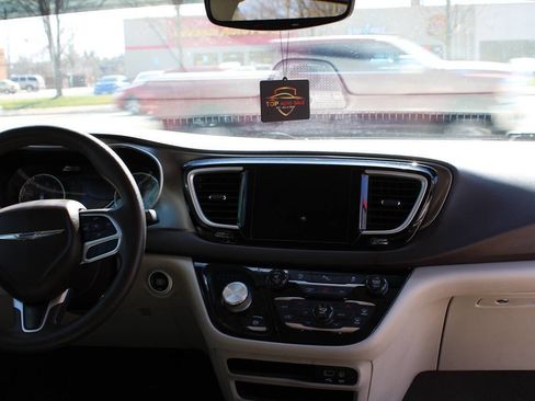 Used 2017 Chrysler Pacifica Touring Plus w/ Tire & Wheel Group image 64