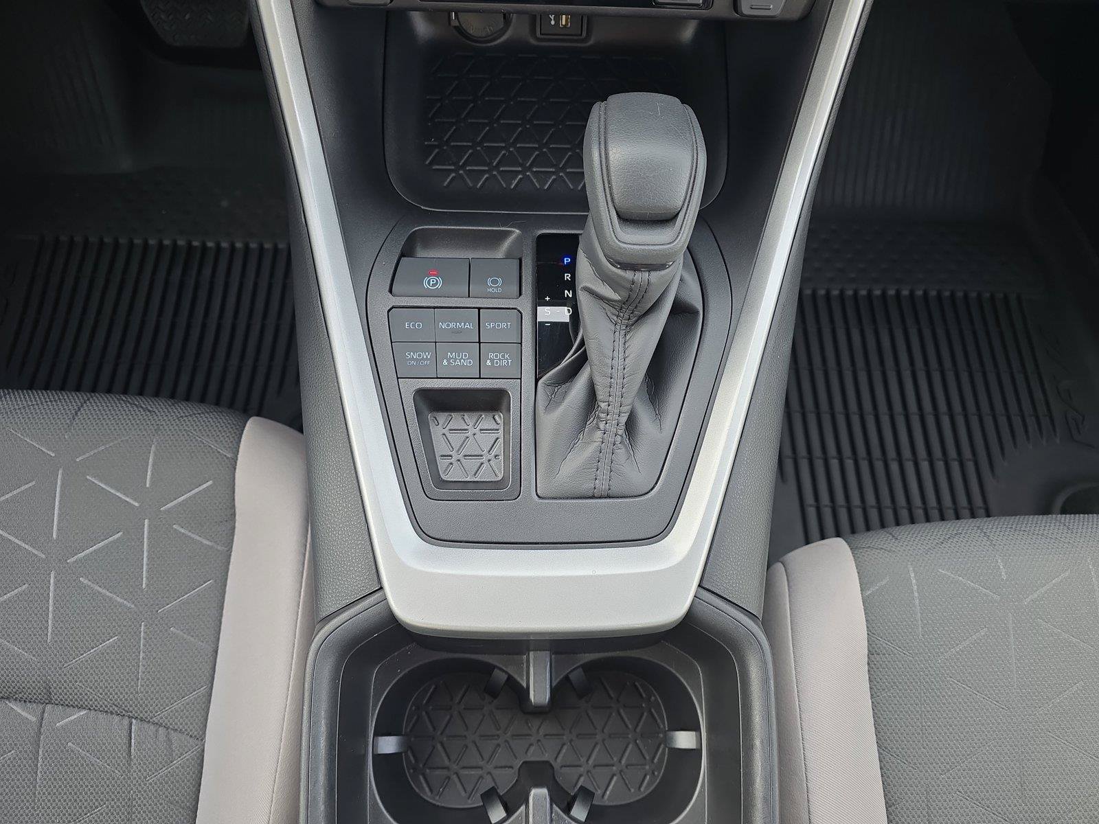 Used 2025 Toyota RAV4 XLE w/ Convenience Package AWD/4WD image 14