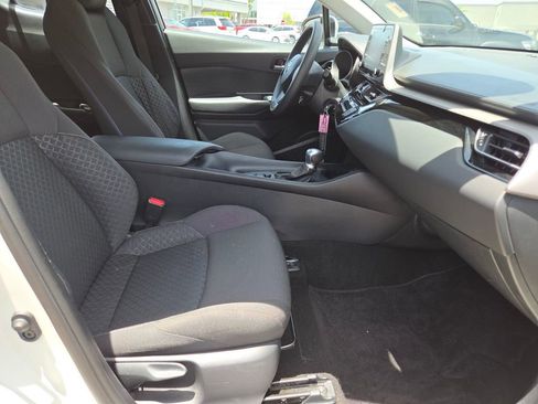 Used 2021 Toyota C-HR LE FWD image 14