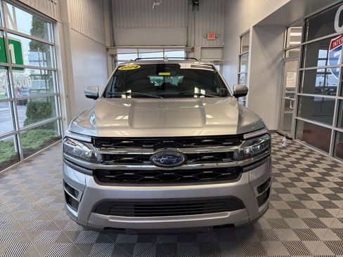 Used 2024 Ford Expedition Limited AWD/4WD image 2