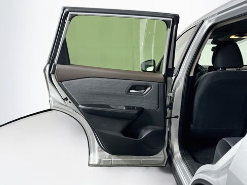 Used 2023 Nissan Rogue SV FWD image 25