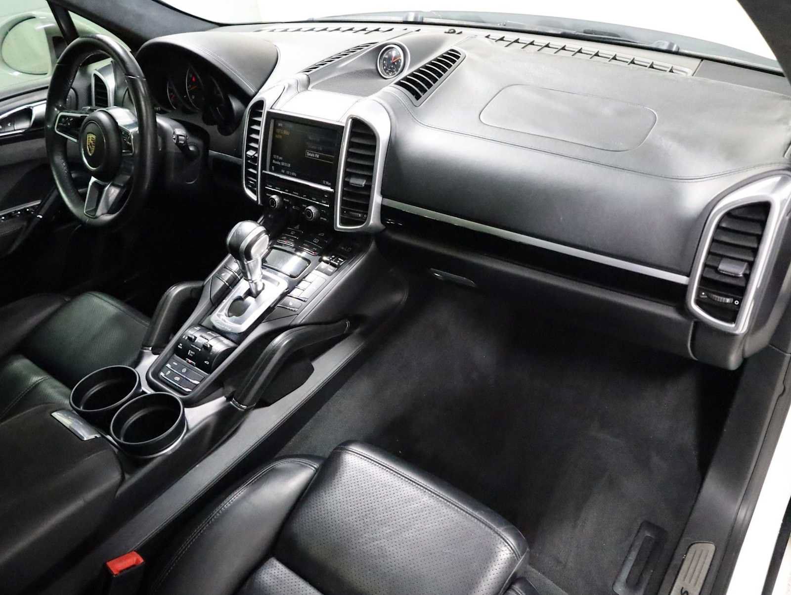 Used 2016 Porsche Cayenne GTS AWD/4WD image 7