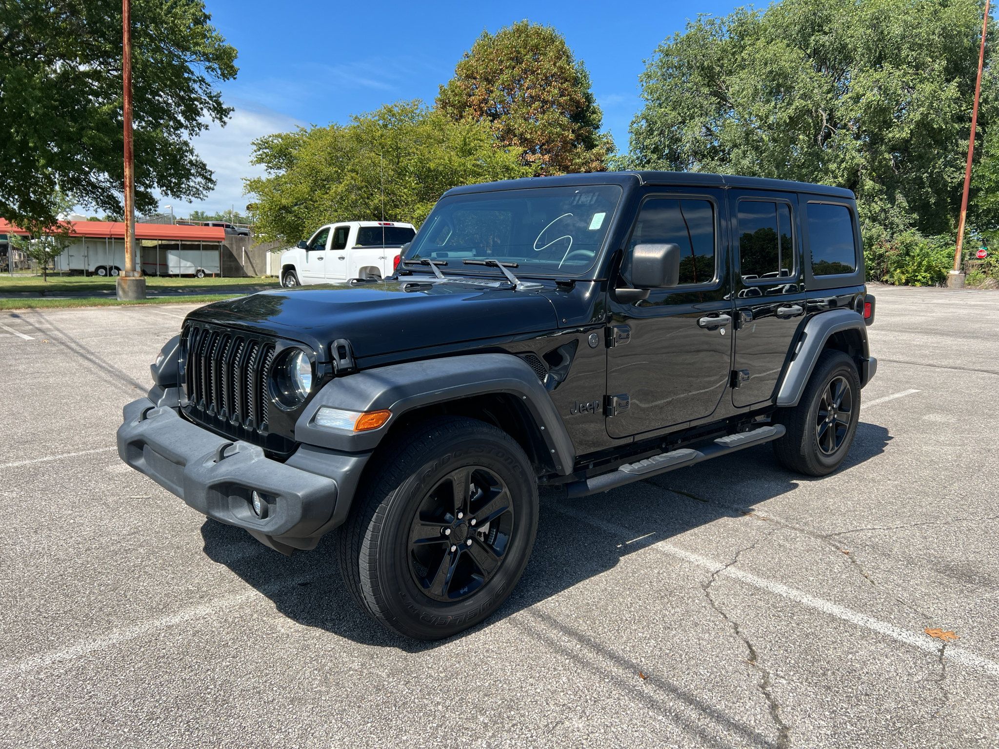 Used 2023 Jeep Wrangler Unlimited Sport AWD/4WD image 2