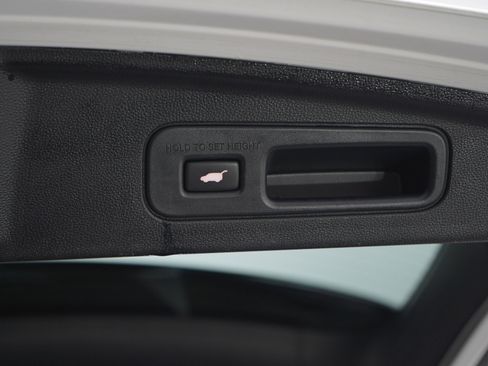 Used 2023 Acura MDX A-Spec image 11