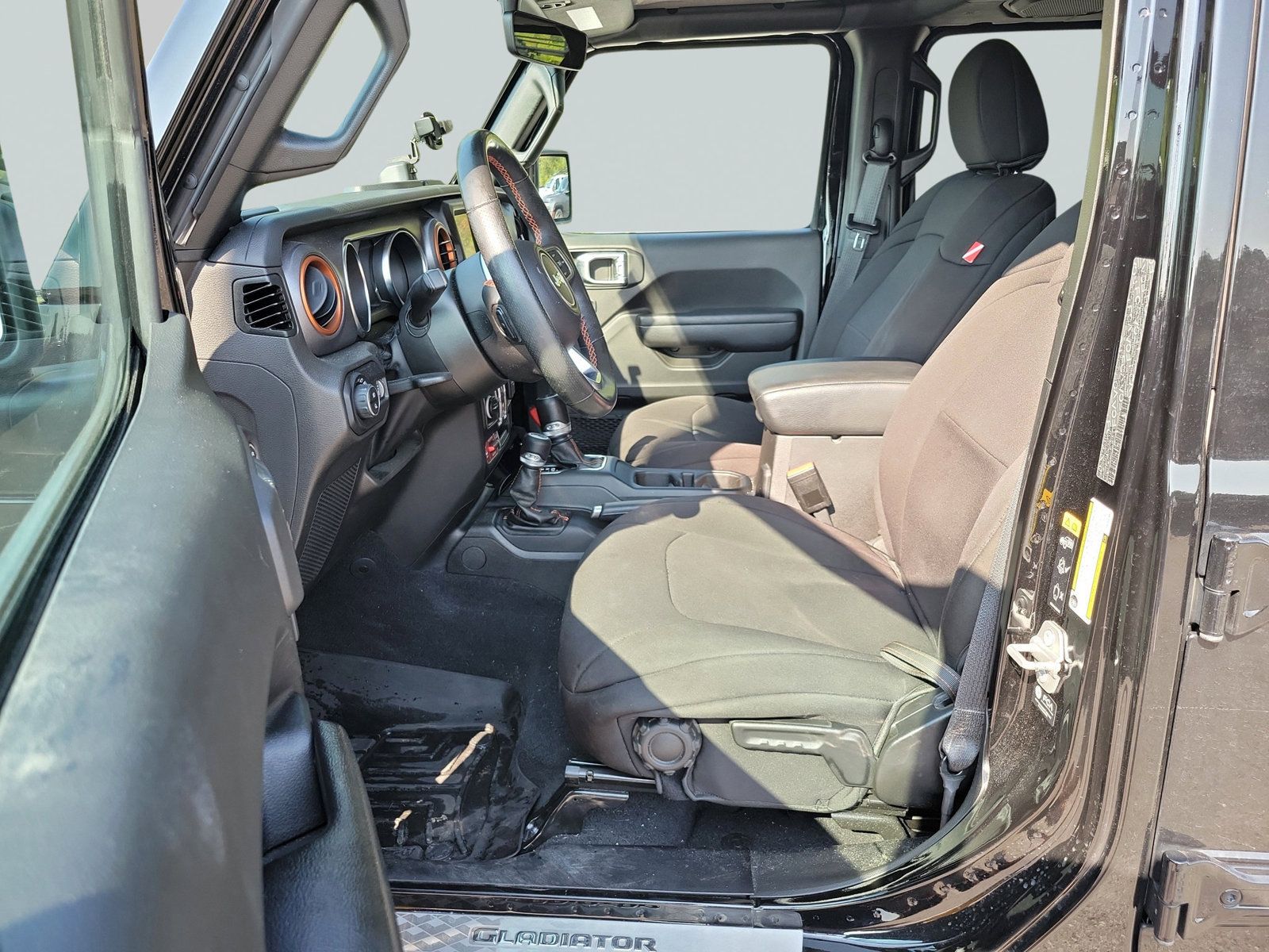 Used 2023 Jeep Gladiator Mojave w/ Cold Weather Group AWD/4WD image 24