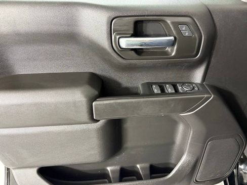 Used 2023 Chevrolet Silverado 1500 Custom image 21