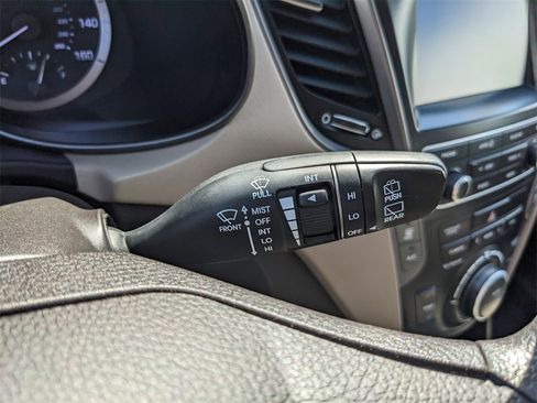 Used 2018 Hyundai Santa Fe SE image 33