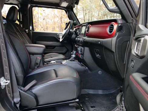 Used 2018 Jeep Wrangler Unlimited Rubicon image 38