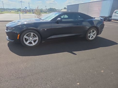 Used 2019 Chevrolet Camaro LT RWD image 5