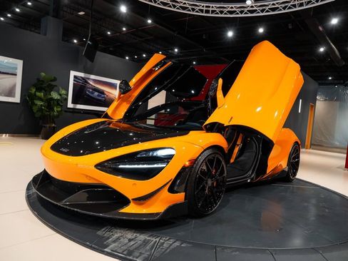 Used 2018 McLaren 720S RWD image 40