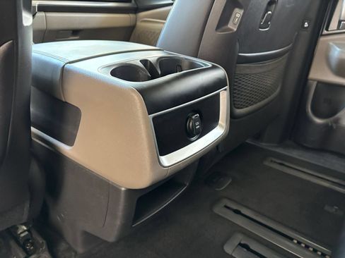 Used 2026 Kia Carnival FWD image 24