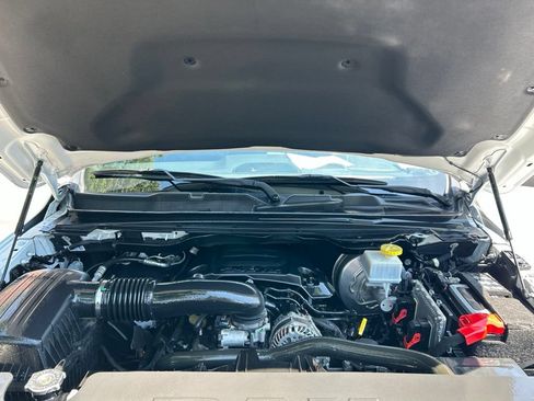 Used 2022 RAM 1500 Laramie w/ Sport Appearance Package AWD/4WD image 10
