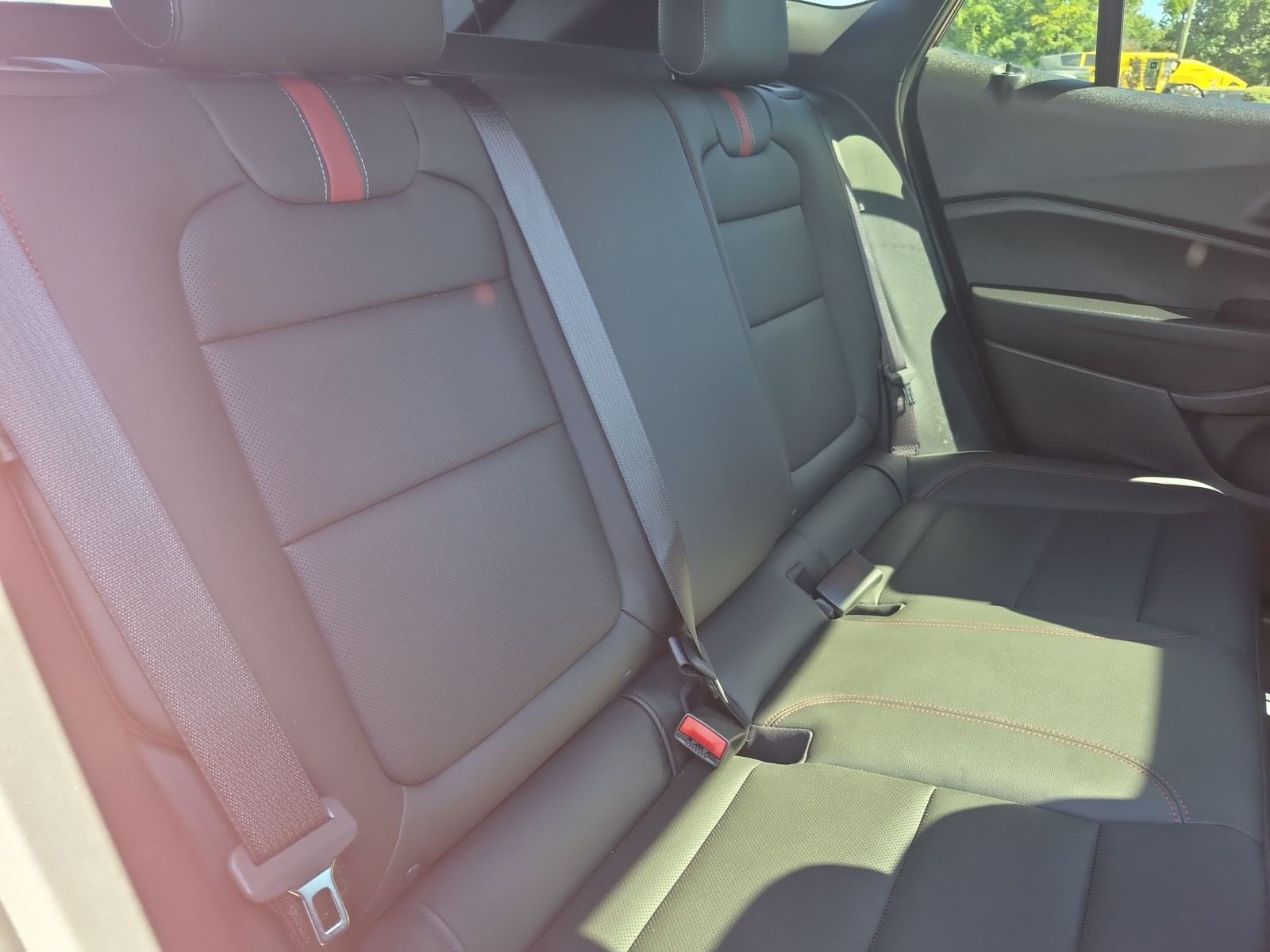 Used 2026 Chevrolet Trax RS w/ Sunroof Package FWD image 26