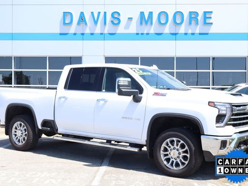 Used 2025 Chevrolet Silverado 2500 LTZ w/ LTZ Premium Package AWD/4WD image 3