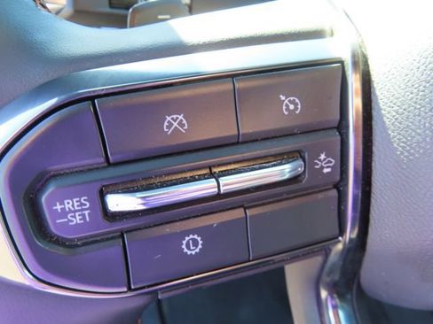 Used 2025 GMC Yukon AT4 w/ AT4 Premium Plus Package AWD/4WD image 19