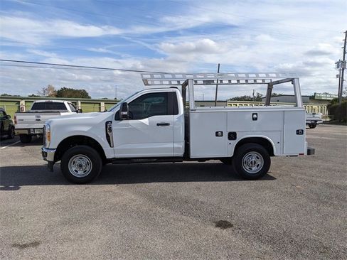 Certified 2023 Ford F250 XL w/ XL Chrome Package image 7