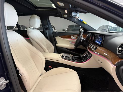 Used 2017 Mercedes-Benz E 300 4MATIC image 25