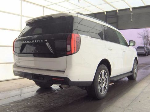 Used 2025 Ford Expedition Active image 2