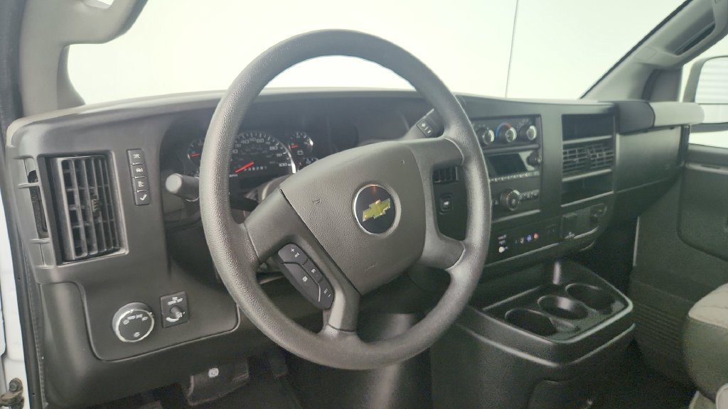 Used 2025 Chevrolet Express 3500 LT w/ LT Preferred Equipment Group RWD image 13