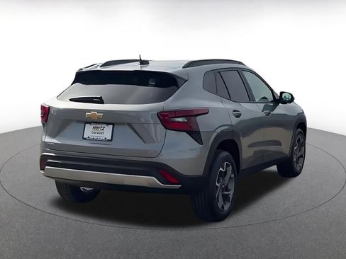 Used 2025 Chevrolet Trax LT image 14