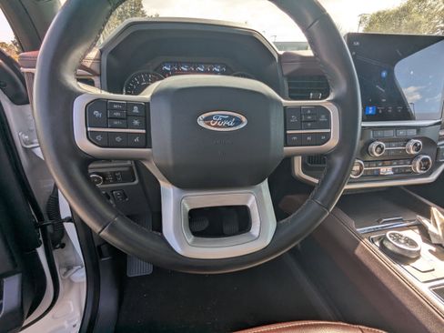 Used 2024 Ford Expedition Limited RWD image 22