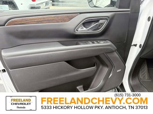 Used 2023 Chevrolet Suburban Premier image 21